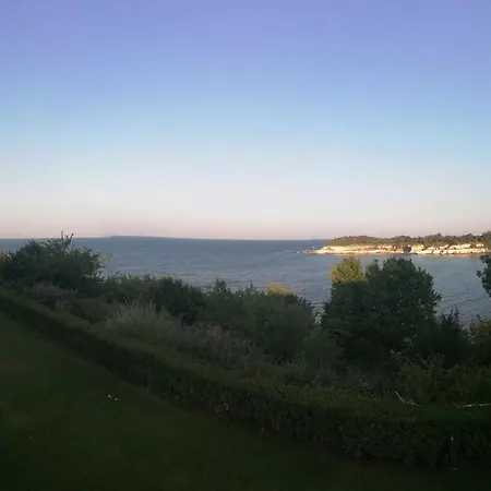Mare Aparts In Bay View 아파트호텔 사레보